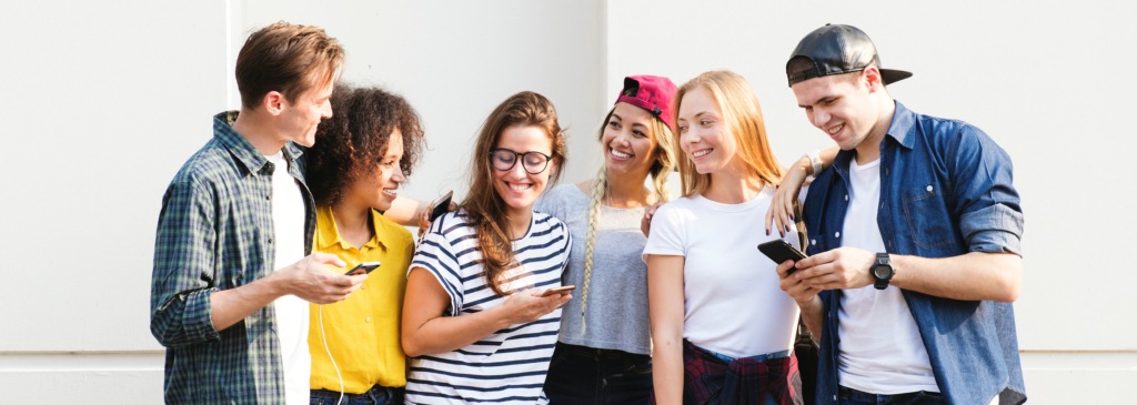 How to stay connected with school friends at university - Pickard ...